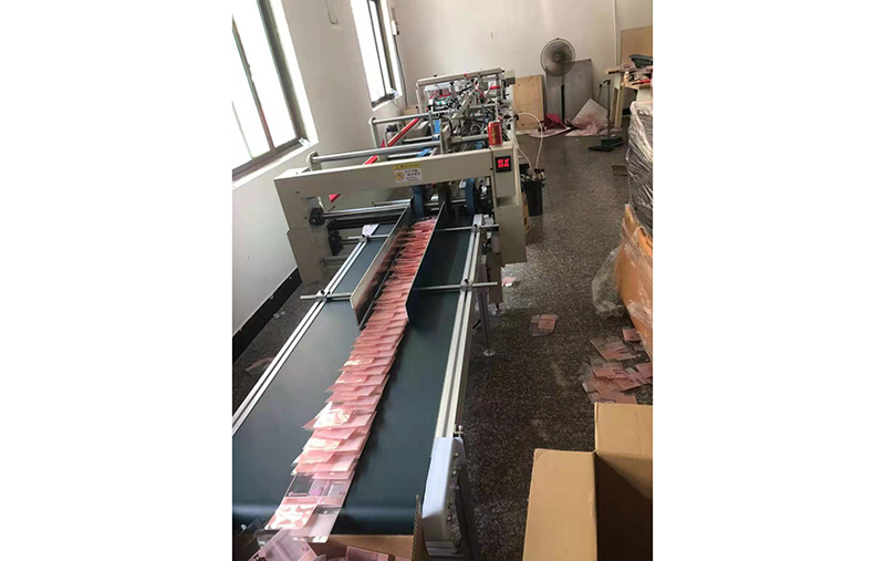 膠(jiao)盒折邊機(ji)