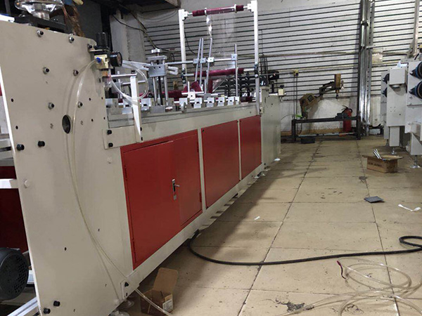 窗簾盒膠(jiao)盒機