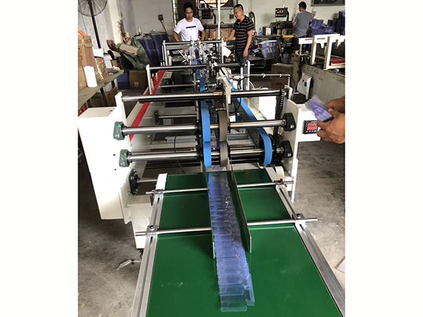 和(he)記機械(xie)專業生(sheng)産透明(ming)折盒全(quan)自動粘(zhan)盒機全(quan)自動pvc膠(jiao)盒糊盒(he)機 PUR膠盒(he)機