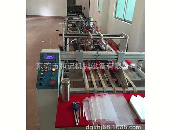 PUR780膠(jiao)盒糊盒(he)機   東莞(wan)機械