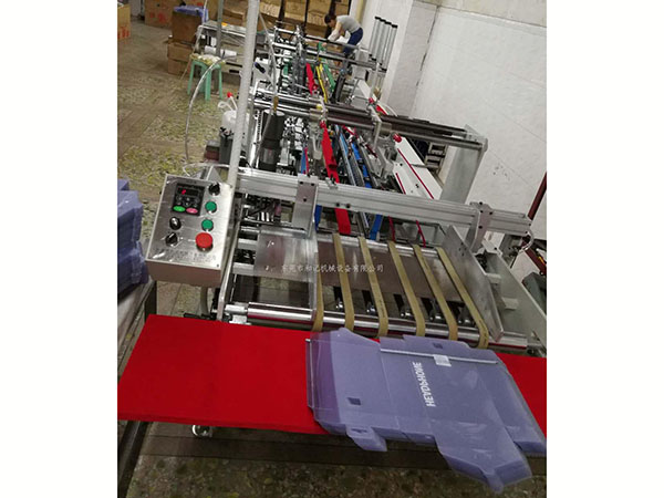 膠盒機(ji)  PVC 膠水針(zhen)頭