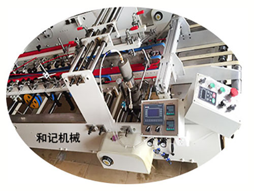 PVC針頭噴膠(jiao)膠盒機