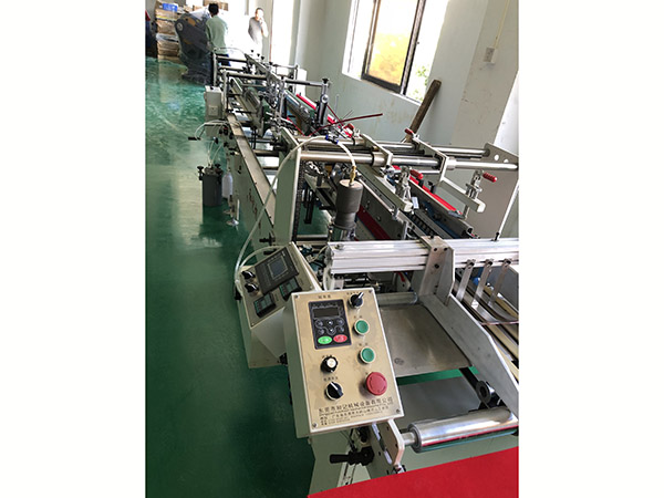 全自(zi)動膠(jiao)盒機(ji)制造(zao)