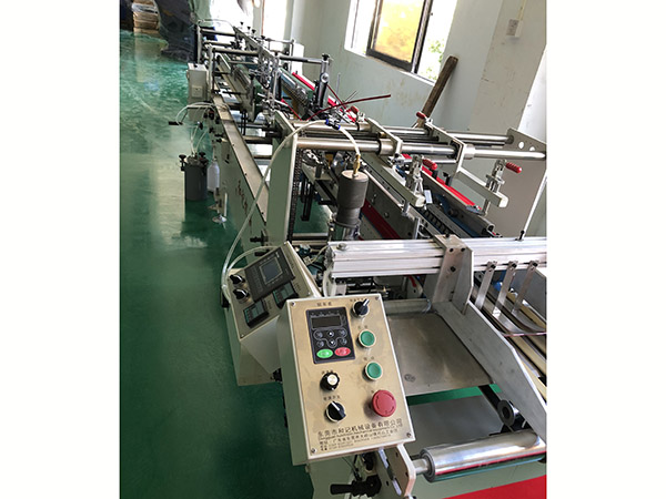 東莞市(shi)和記機(ji)械設備(bei)有限公(gong)司全自(zi)動膠盒(he)機