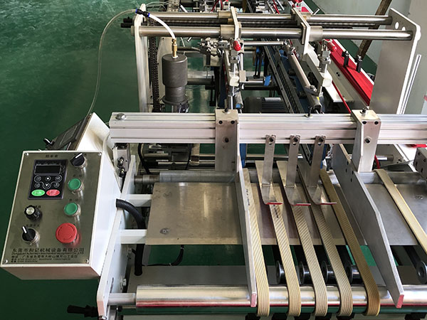 糊盒(he)機專業制(zhi)造 多功能(neng)高速膠盒(he)糊盒機 PVC/PET/PP全(quan)自動糊盒(he)機