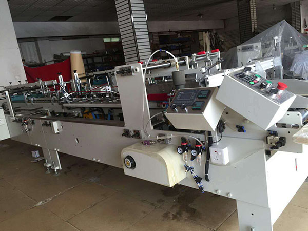 膠盒機(ji)有什麽(me)購買技(ji)巧和安(an)裝調試(shi)方法