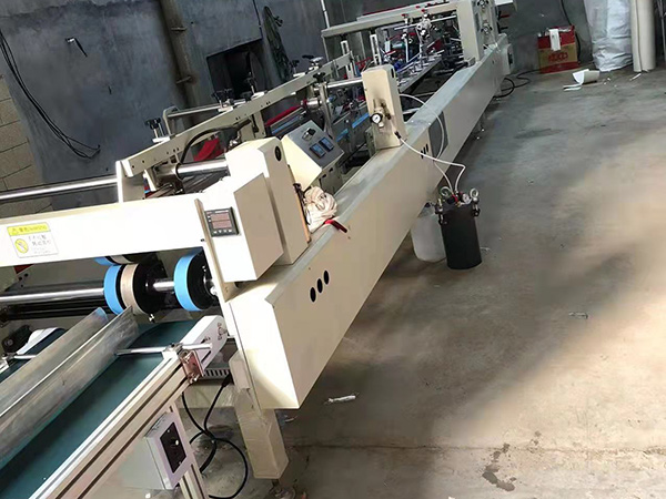 包裝(zhuang)行業(ye)人工(gong)成本(ben)高漲(zhang)，全自(zi)動粘(zhan)盒包(bao)裝機(ji)械會(hui)是下(xia)一個(ge)土豪(hao)嗎？