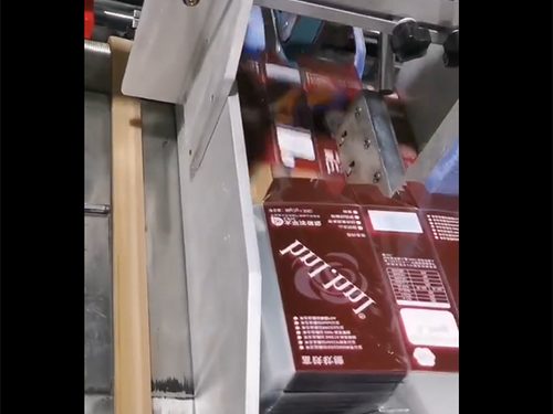 全自(zi)動膠盒機(ji)