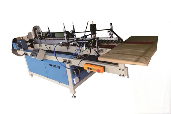 膠盒粘(zhan)盒機